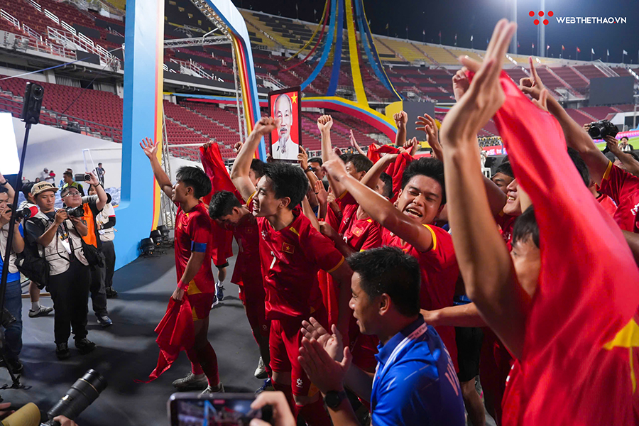 Thủ tướng Phạm Minh Chính gửi thư chúc mừng đội tuyển U22 và đội tuyển futsal nữ Việt Nam Thủ tướng Phạm Minh Chính gửi thư chúc mừng đội tuyển U22 và đội tuyển futsal nữ Việt Nam