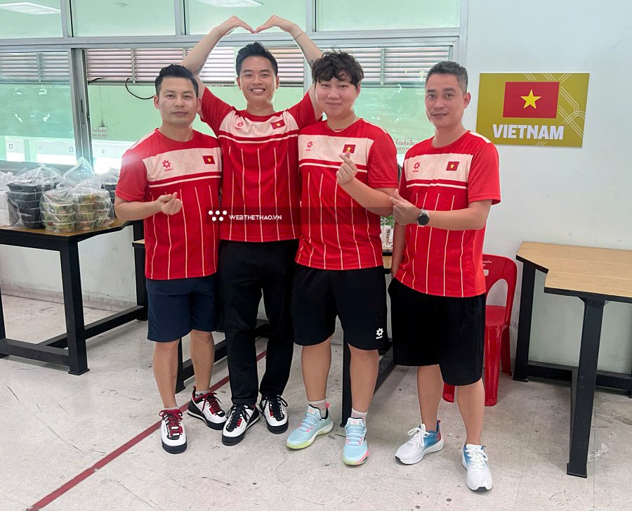 Phạm Quang Huy cùng đội hình 25m súng ngắn bắn nhanh có HCV SEA Games kịch tính