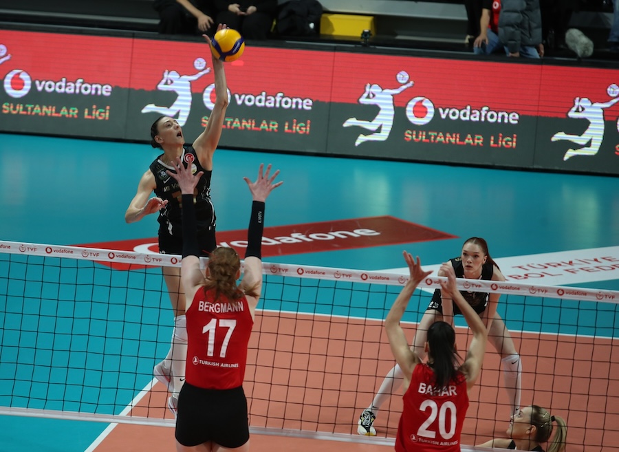 vakıfbank kết thúc nửa mùa bất bại với ngôi đầu bảng vakıfbank kết thúc nửa mùa bất bại với ngôi đầu bảng