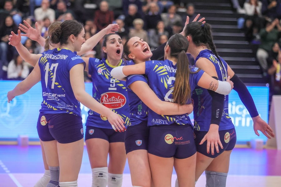 Costa Volpino vững ngôi đầu, Fasano giành derby và nỗ lực cho vị trí thứ 5