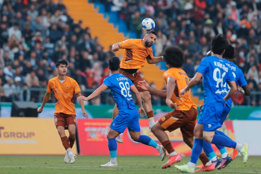 PVF-CAND hạ HAGL, ngôi vương Tứ hùng chờ phút chót