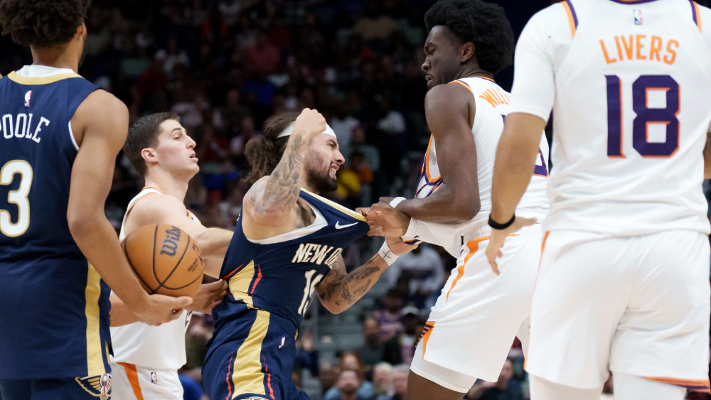 NBA ra án phạt sau màn "đấu võ đài" trên sân bóng rổ: Jose Alvarado và Mark Williams lĩnh án treo giò
