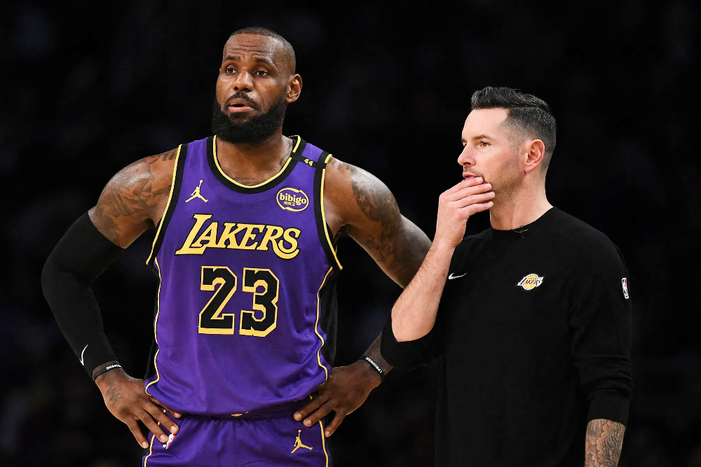 Los Angeles Lakers họp khẩn sau chuỗi thua: JJ Redick kêu gọi "hiệu chỉnh", Austin Reaves nghỉ 4 tuần
