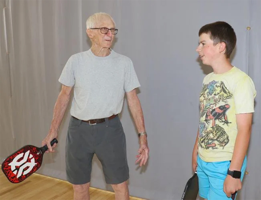 Tuổi tác chỉ là con số: Câu chuyện truyền cảm hứng của Nelson Fischer – tay vợt pickleball 95 tuổi Tuổi tác chỉ là con số: Câu chuyện truyền cảm hứng của Nelson Fischer – tay vợt pickleball 95 tuổi