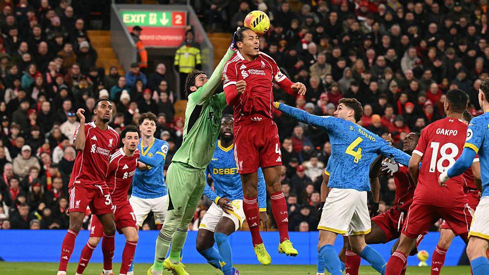 Vì sao Liverpool có thành tích từ tình huống cố định tệ nhất châu Âu?