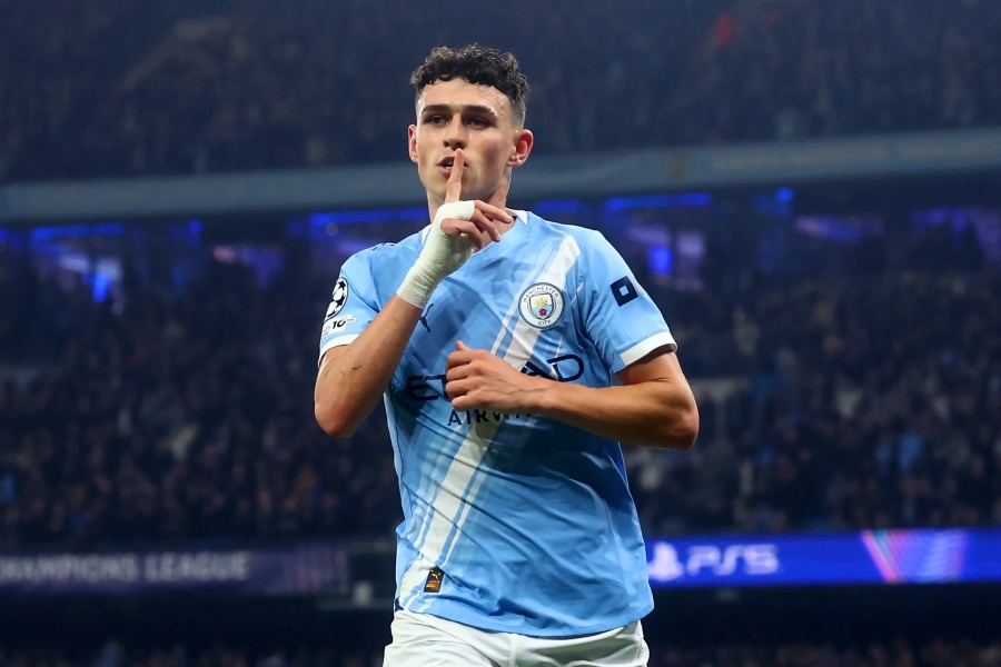 Phil Foden và Vinicius Jr trong top 10 cầu thủ mất giá nhiều nhất năm 2025