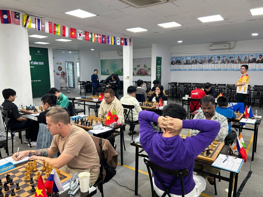 Kỳ thủ từ 9 quốc gia tranh tài ở giải cờ vua Đại Kiện tướng – Kiện tướng quốc tế Hà Nội 2026 Kỳ thủ từ 9 quốc gia tranh tài ở giải cờ vua Đại Kiện tướng – Kiện tướng quốc tế Hà Nội 2026