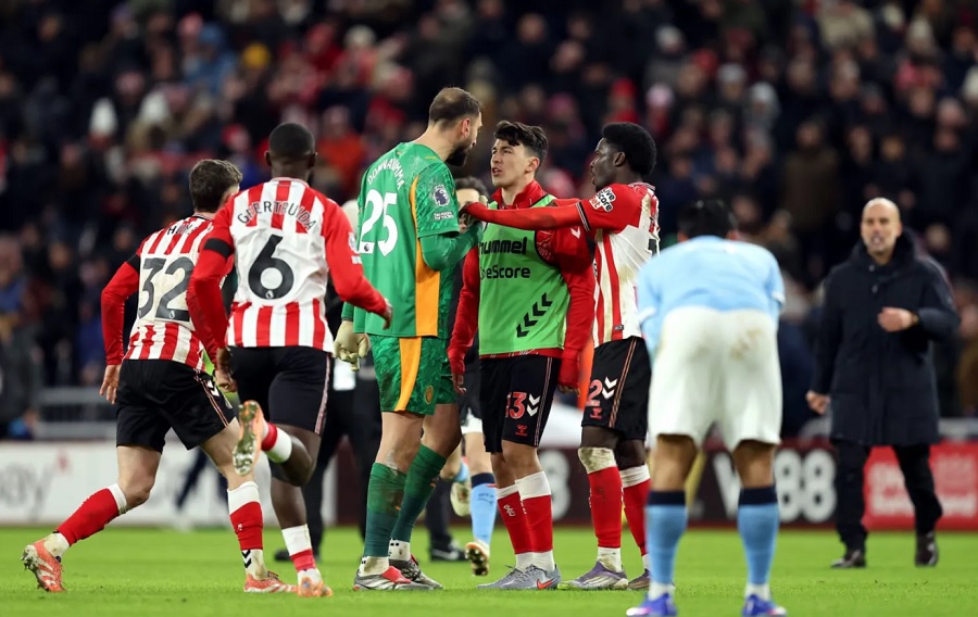 Donnarumma suýt xô xát sau trận hoà của Man City