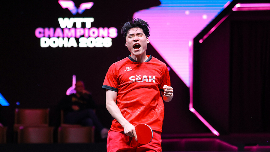 Jang Woojin vỡ &ograve;a cảm x&uacute;c trong lần đầu đ&aacute;nh bại Alexis Lebrun tại WTT Champions Doha 2026