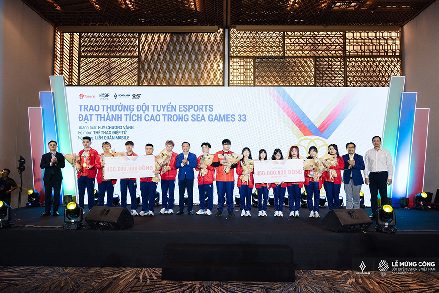 Garena Việt Nam trao tặng hơn 1 tỷ đồng cho c&aacute;c đội tuyển Esports đạt th&agrave;nh t&iacute;ch cao tại SEA Games 33