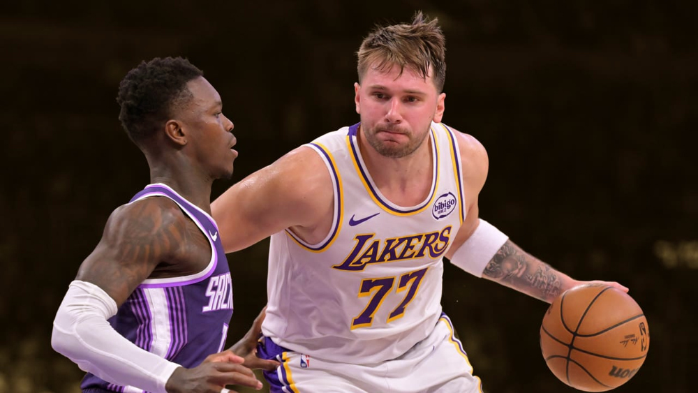 Dennis Schröder bị NBA treo giò 3 trận vì chặn đường đòi đánh Luka Doncic