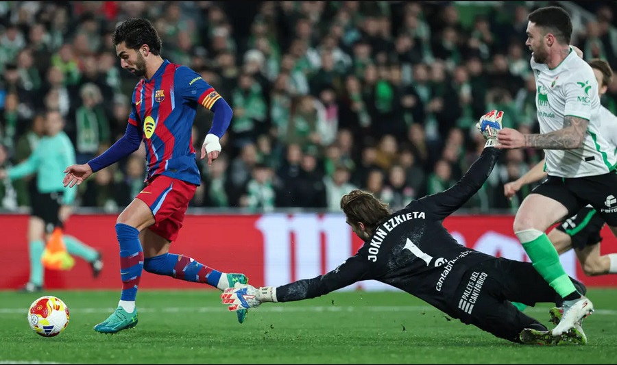 Barcelona buộc phải tung ra những quân bài chủ lực để đánh bại đội hạng 2