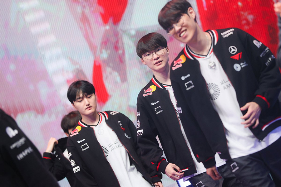 T1 ngược dòng ngoạn mục trước HLE tại LCK Cup 2026: Ngày tái ngộ nhiều cảm xúc của Gumayusi T1 ngược dòng ngoạn mục trước HLE tại LCK Cup 2026: Ngày tái ngộ nhiều cảm xúc của Gumayusi