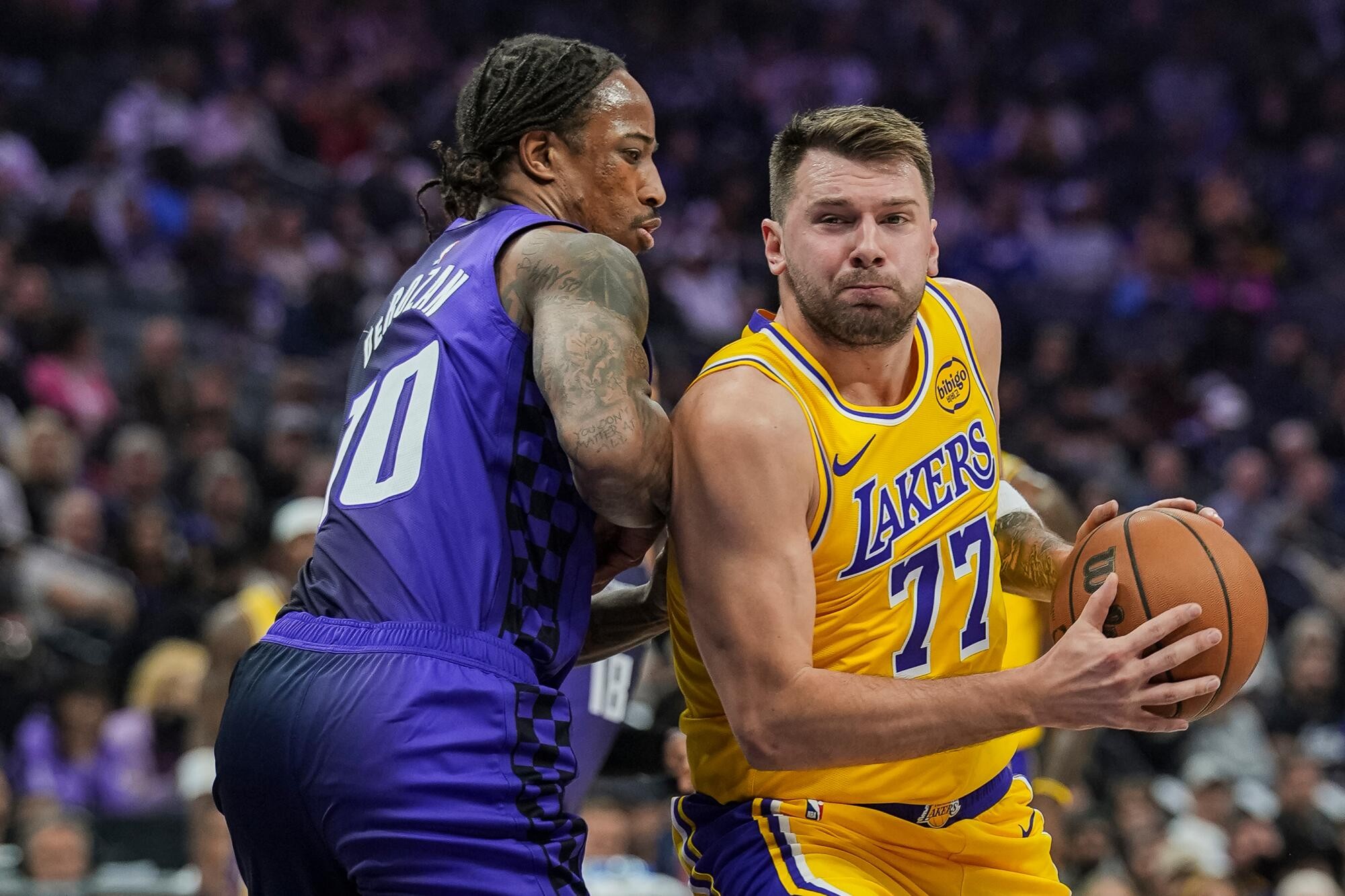 Luka Doncic nghỉ thi đấu trận gặp Blazers: Lakers lo lắng về chấn thương háng
