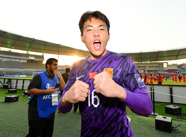 Biết trước hướng sút: Thủ môn U23 Trung Quốc kể lại pha bắt penalty thay đổi lịch sử Biết trước hướng sút: Thủ môn U23 Trung Quốc kể lại pha bắt penalty thay đổi lịch sử