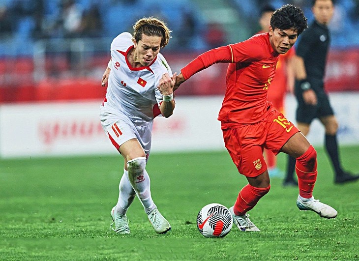 Chiều cao U23 Việt Nam so với U23 Trung Quốc: Nhỏ nhưng có võ Chiều cao U23 Việt Nam so với U23 Trung Quốc: Nhỏ nhưng có võ