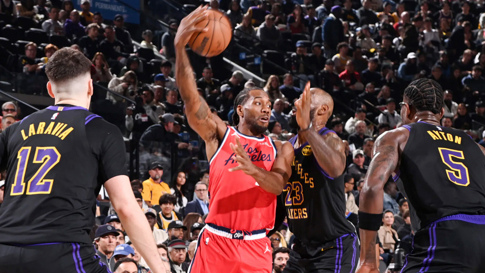 Kawhi Leonard trở lại ấn tượng, Clippers đánh bại Lakers trong trận derby Los Angeles