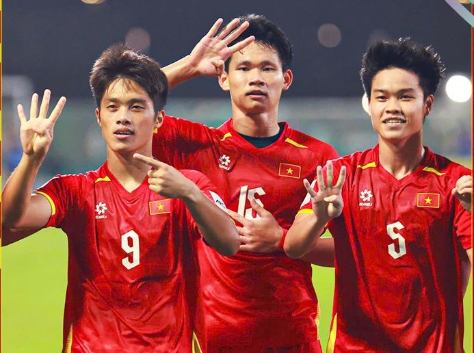 Đ&igrave;nh Bắc rực s&aacute;ng rồi nhận thẻ đỏ, U23 Việt Nam ki&ecirc;n cường vượt qua U23 H&agrave;n Quốc