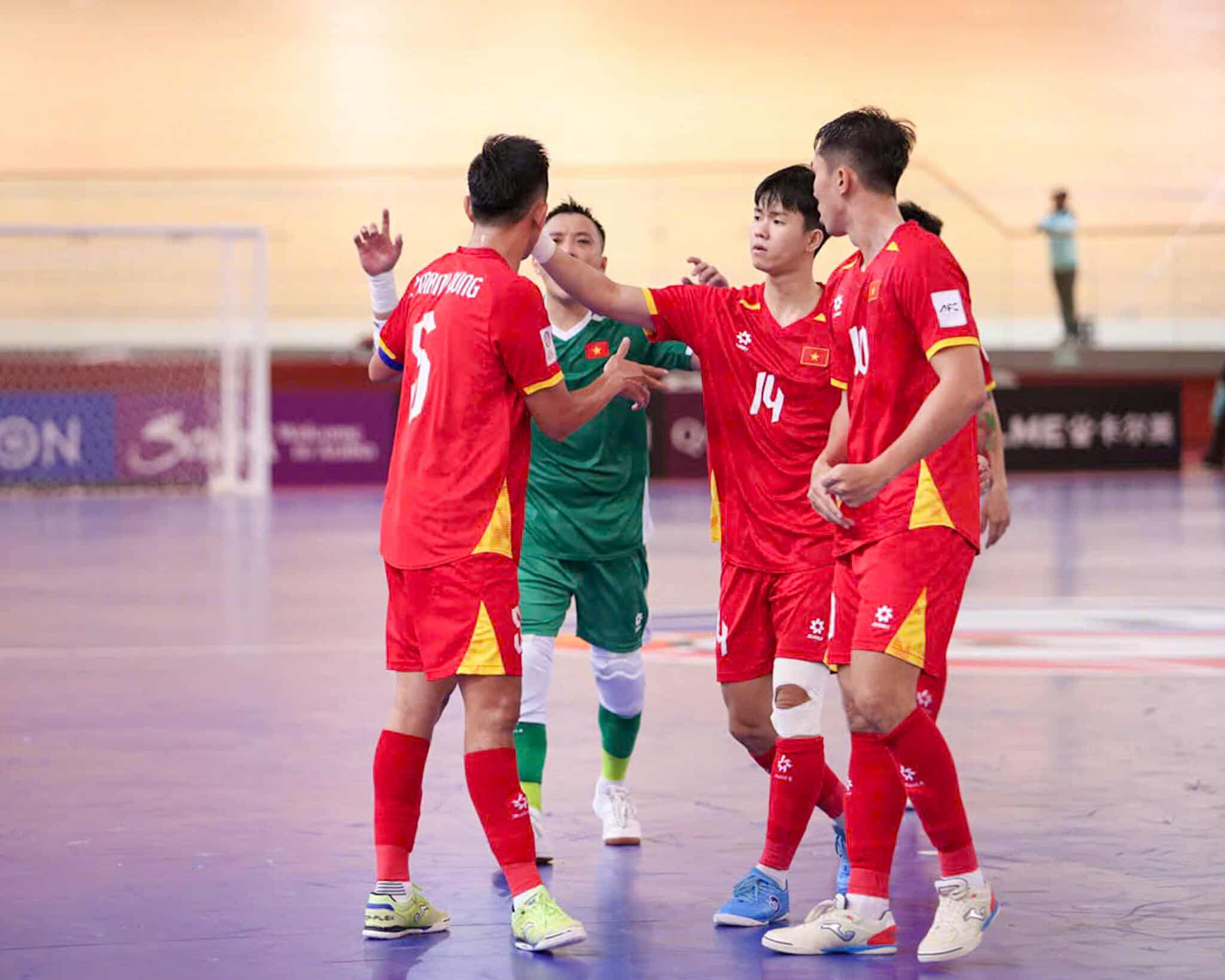Futsal Việt Nam suýt thua đối thủ kém 20 bậc FIFA ngày ra quân VCK châu Á 2026