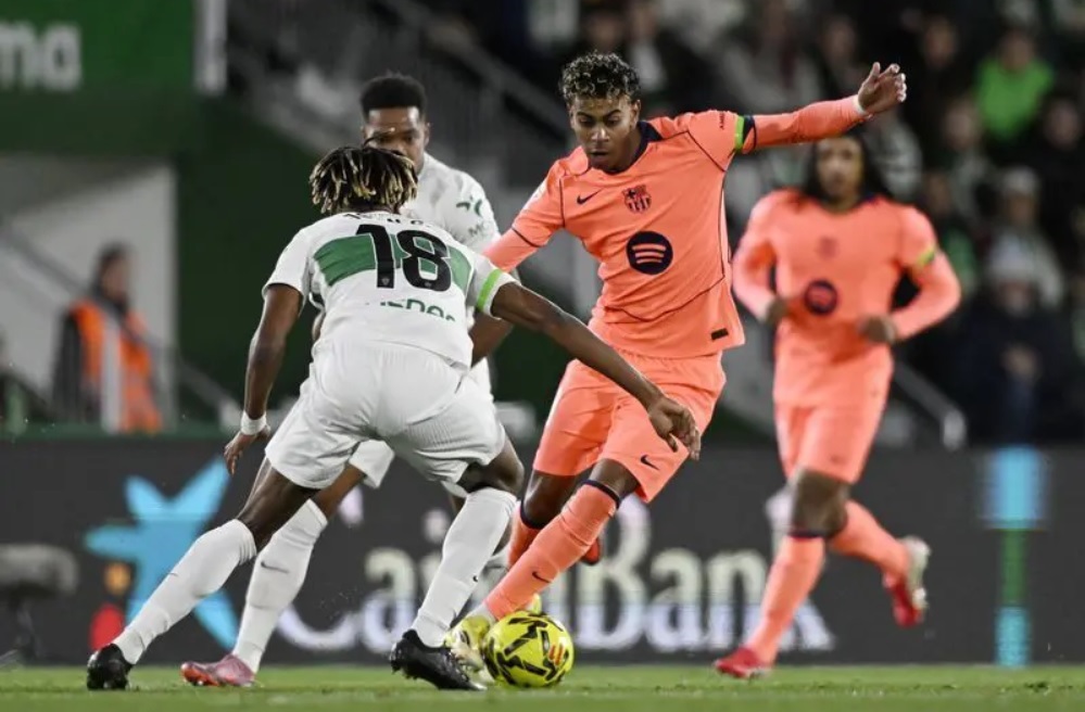 Lamine Yamal lập kỳ tích chưa từng có cho Barcelona sau hơn 20 năm