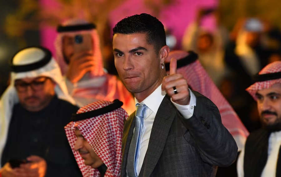 Số liệu chuyển nhượng của Al Hilal và Al Nassr giải thích vì sao Ronaldo "đình công"