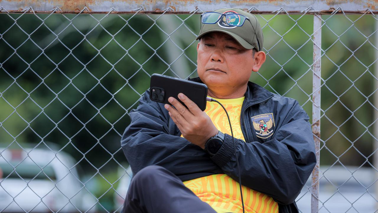 FIFA cấm 20 trận, phạt nửa tỷ đồng quan chức bóng đá Indonesia vì bạo lực trọng tài FIFA cấm 20 trận, phạt nửa tỷ đồng quan chức bóng đá Indonesia vì bạo lực trọng tài