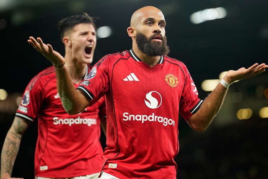 Đội hình ra sân trận MU vs Tottenham: Carrick giữ nguyên đội hình