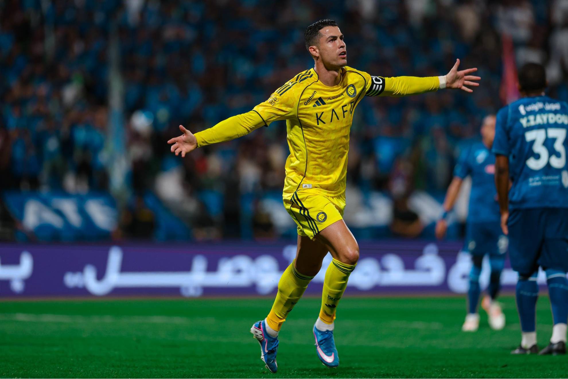 Cristiano Ronaldo như thể chưa từng có "sự cố": ghi bàn trong lần trở lại