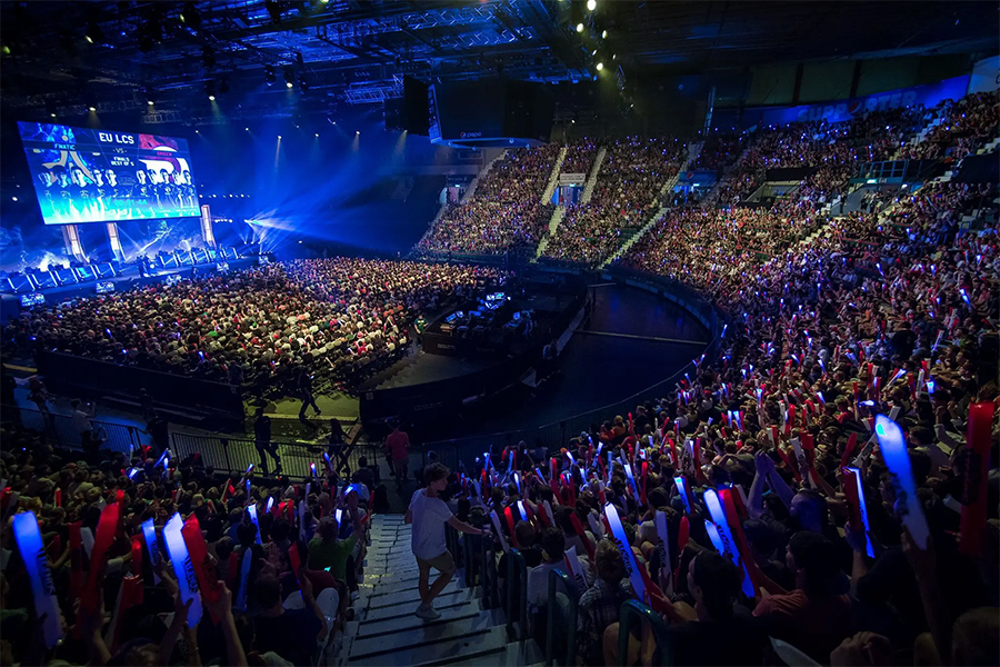 Franchising trong LOL Esports: Nước cờ chiến lược hay quyết định kh&oacute; quay đầu của Riot Games?
