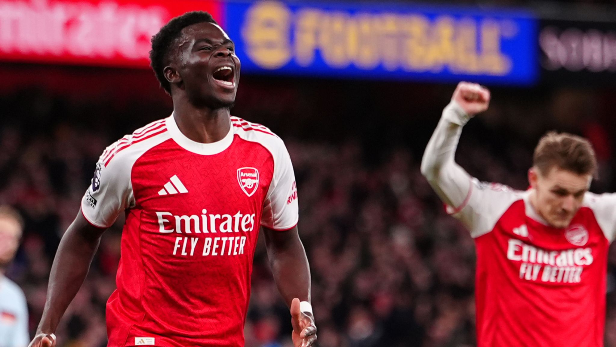 Bukayo Saka được trả lương cao nhất Arsenal sau khi ký hợp đồng mới