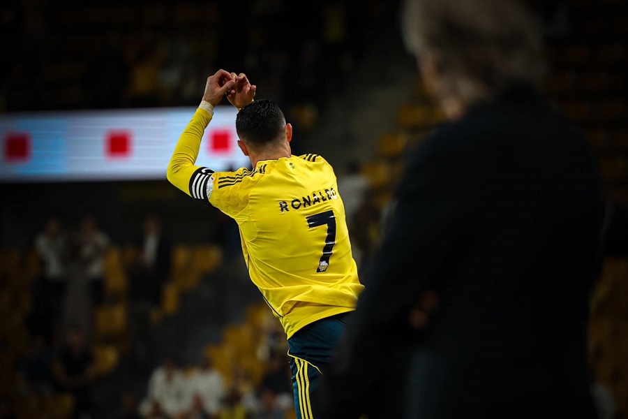 Cristiano Ronaldo lập cú đúp giúp Al Nassr thắp sáng giấc mơ vô địch