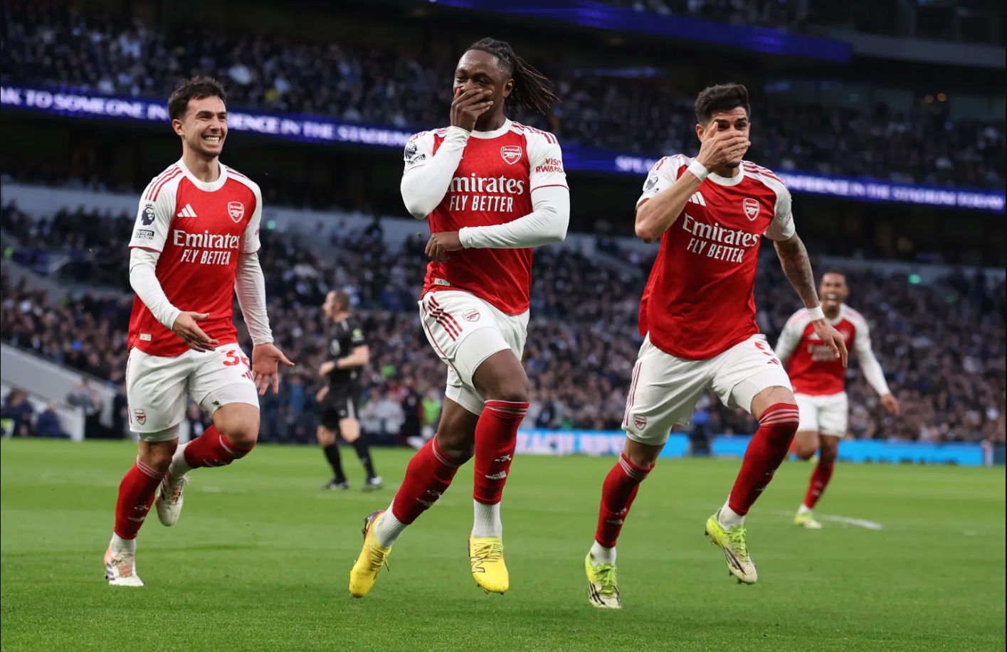 Bảng xếp hạng Ngoại hạng Anh sau khi Arsenal thắng đậm ở trận derby