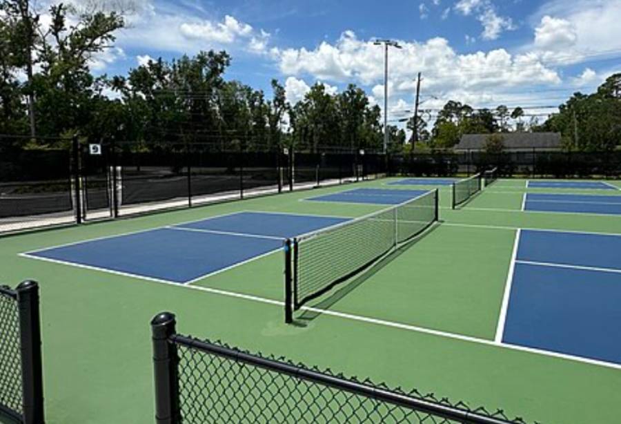 12 thiếu niên, 1 mục tiêu: Lập kỷ lục thế giới về tái chế bóng tennis & pickleball