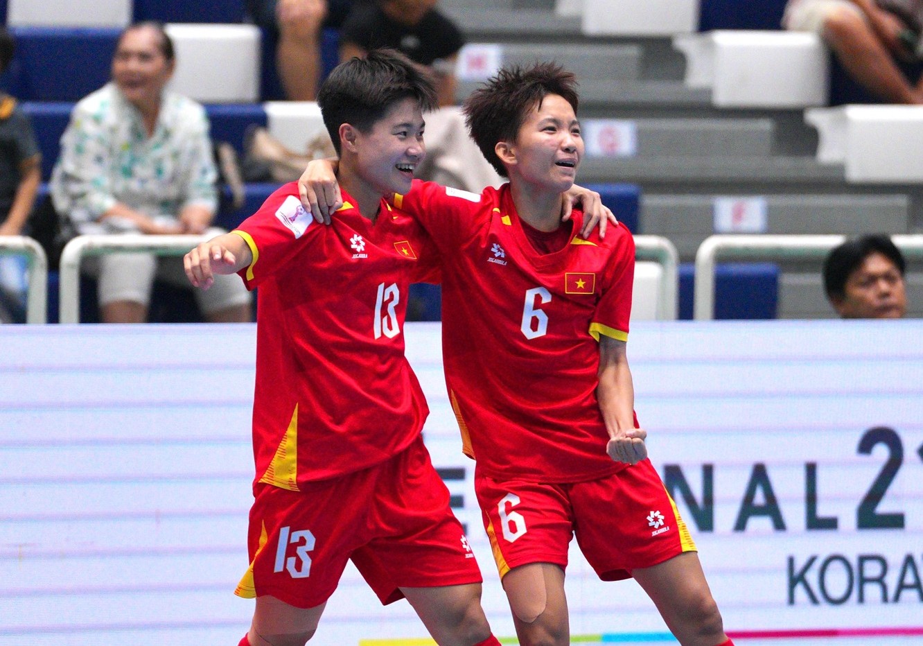 Futsal nữ Việt Nam giành HCĐ Đông Nam Á 2026 sau màn ngược dòng ấn tượng trước Indonesia