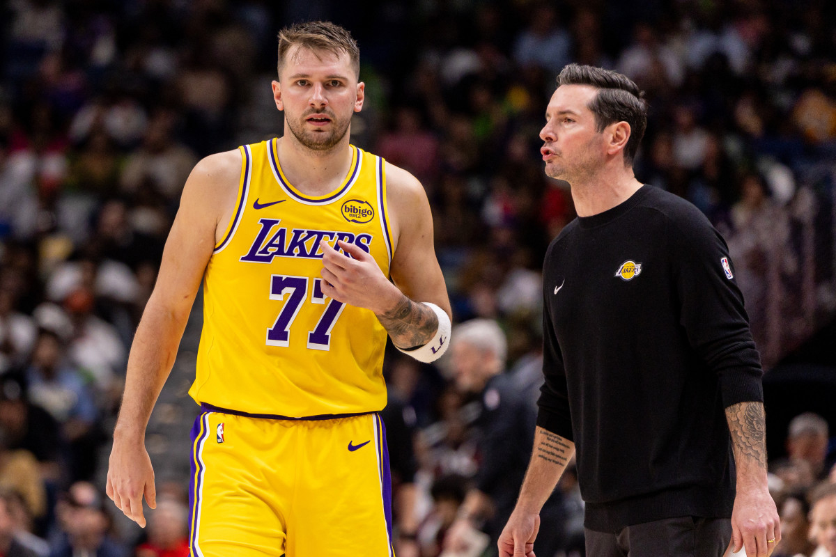 Rạn nứt hay sự gắn kết? Sự thật đằng sau vụ đấu khẩu của Luka Doncic và HLV JJ Redick