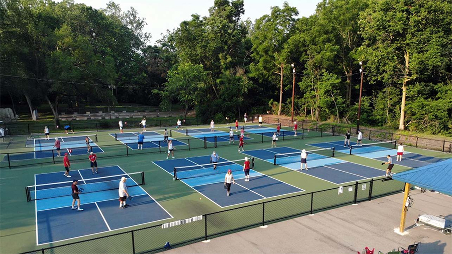 Pickleball trở th&agrave;nh &ldquo;tiện &iacute;ch đinh&rdquo; mới của bất động sản cao cấp tại Ấn Độ