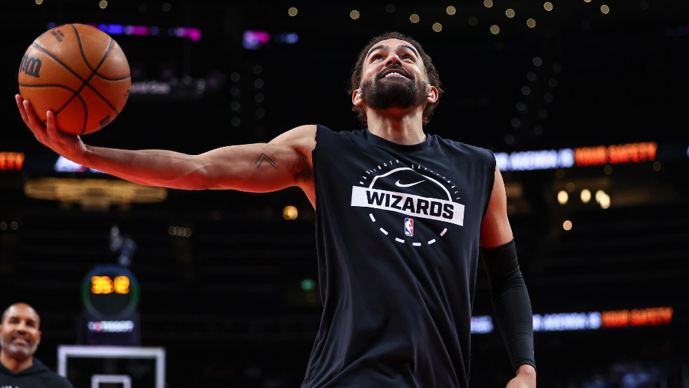 Chuyện hài tại NBA: Ngôi sao 40 triệu đô Trae Young bị truất quyền thi đấu từ băng ghế dự bị