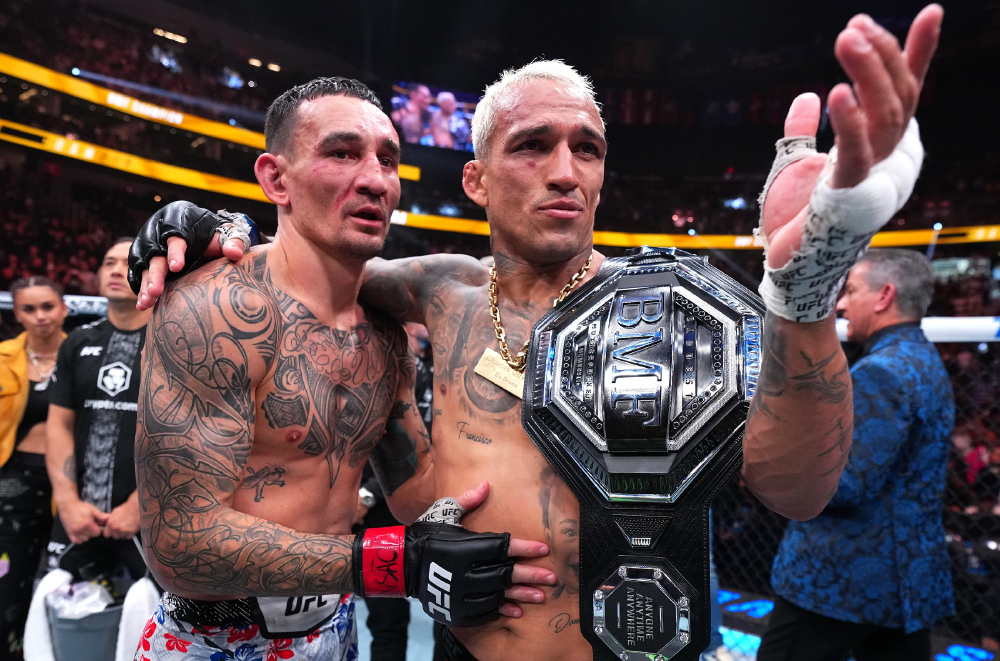 Kết quả UFC 326: Max Holloway bất lực mất đai BMF vào tay "Ông hoàng khóa siết" Oliveira