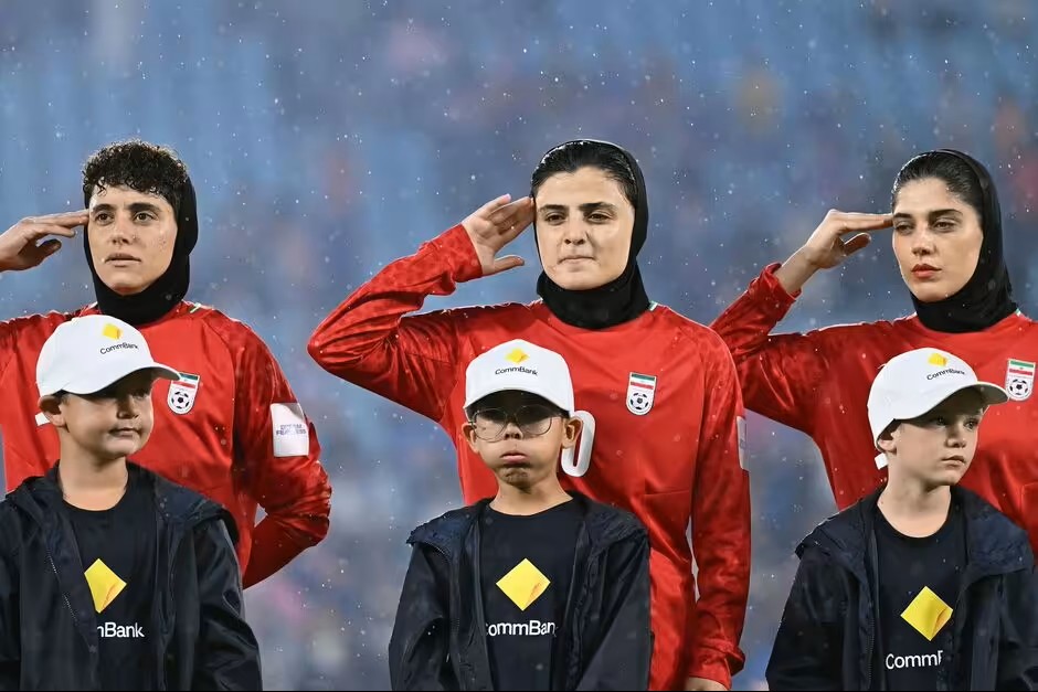 Tuyển nữ Iran lo ngại nguy hiểm khi trở về nước sau vụ từ chối hát quốc ca