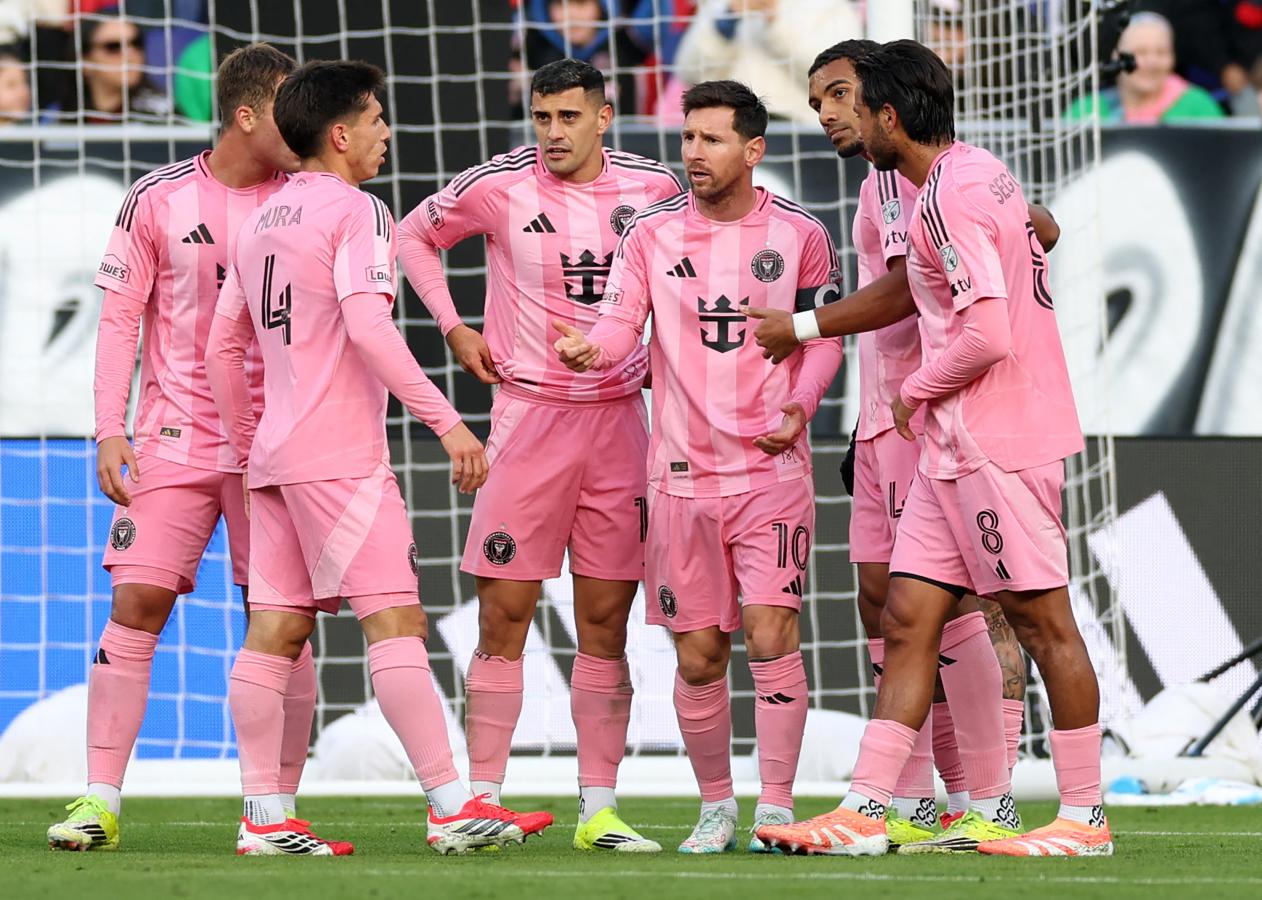 DC United thu h&uacute;t lượng kh&aacute;n giả kỷ lục trong trận đấu với Inter Miami của Messi