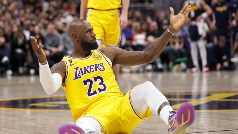 Canh bạc chuyển nhượng: LeBron James không hứng thú gia nhập Warriors với Stephen Curry