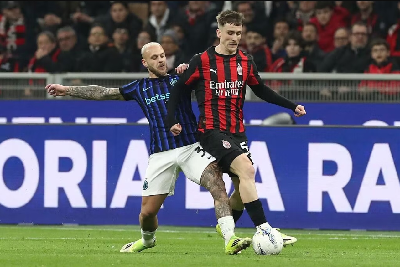 So sánh lịch thi đấu giữa Inter và AC Milan: Yếu tố nào quyết định Scudetto?