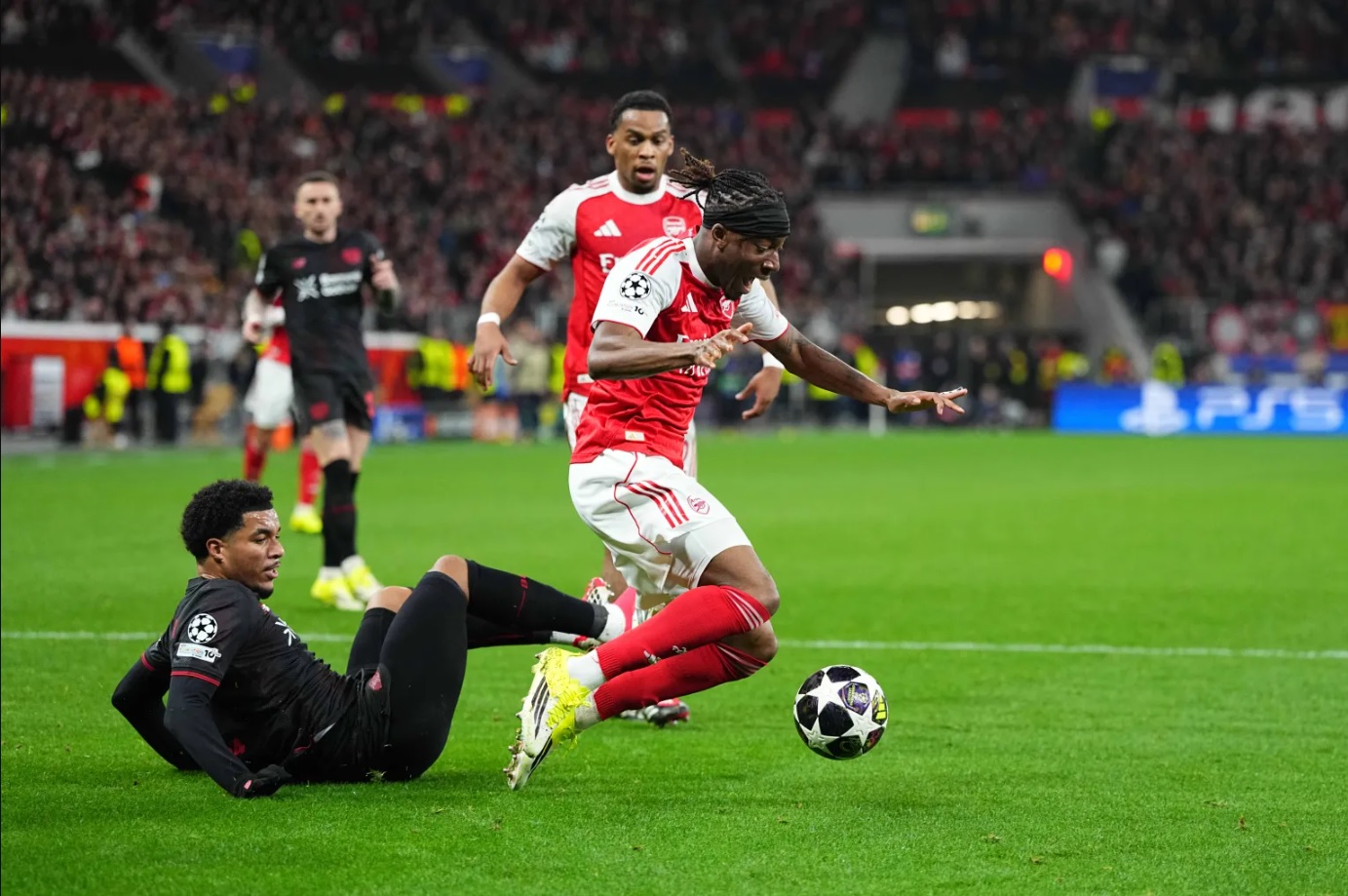 Leverkusen và mạng xã hội phẫn nộ về quả phạt đền ở phút 90 của Arsenal