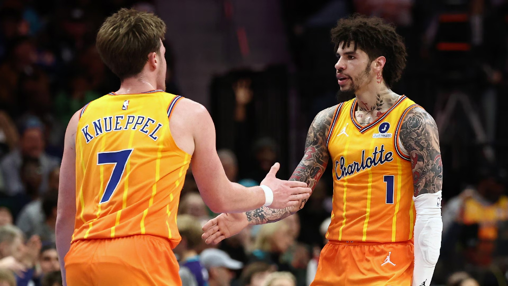 Tái hiện lịch sử: Cặp đôi Hornets nối gót Stephen Curry và Klay Thompson ở vạch 3 điểm