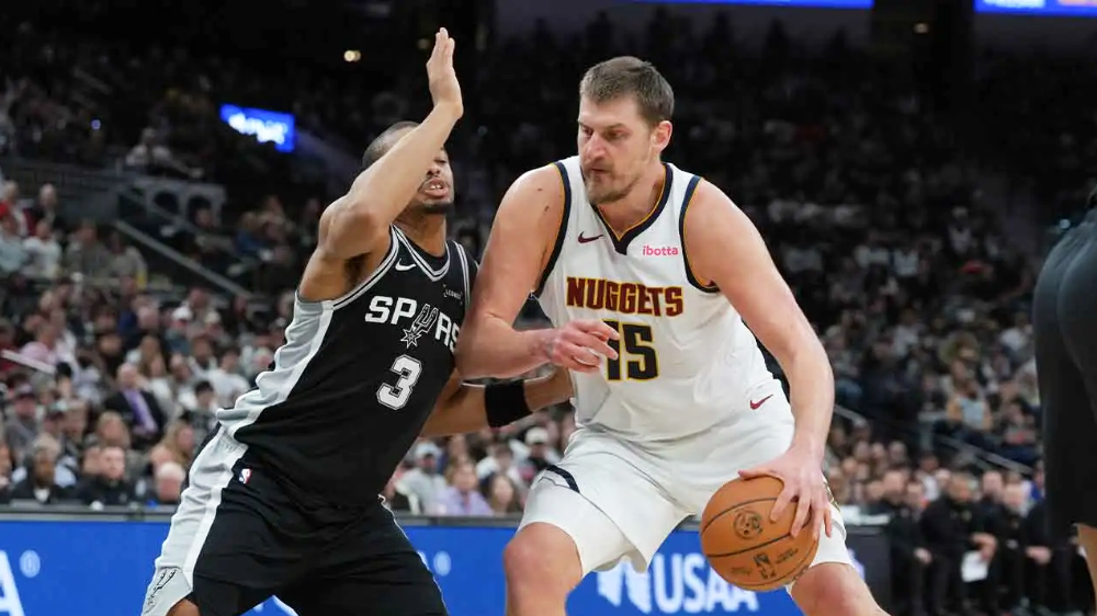 Nikola Jokic tái hiện bộ chỉ số 30-20-10 khó tin, Denver Nuggets ngược dòng ngoạn mục