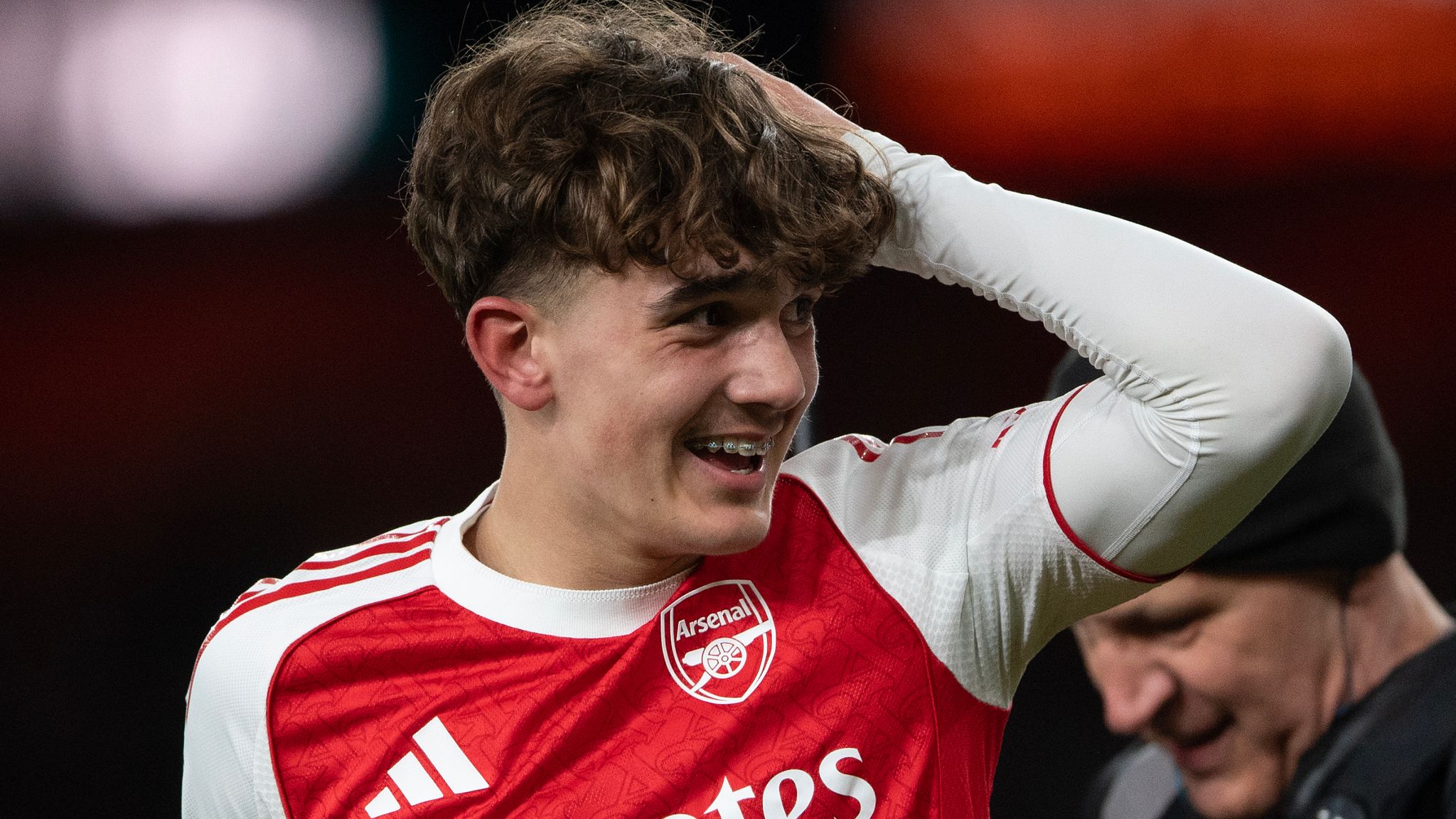 Arsenal thắng kịch tính trong ngày Max Dowman lập kỷ lục ghi bàn trẻ nhất lịch sử Ngoại hạng Anh