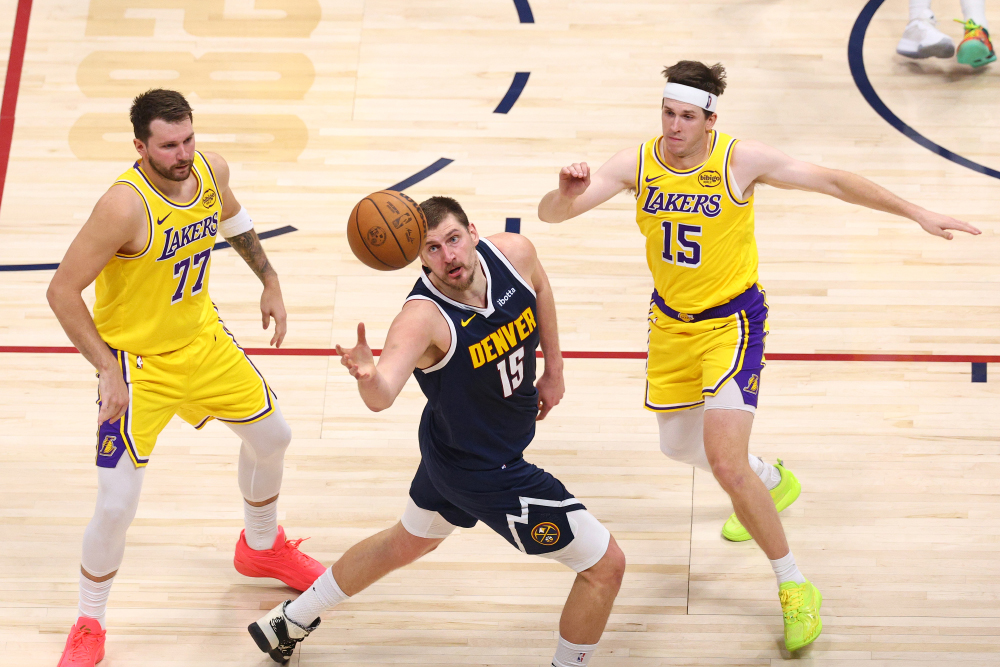 Cố tình ném phạt hỏng: Nước đi thiên tài của Austin Reaves mang lại chiến thắng cho Lakers