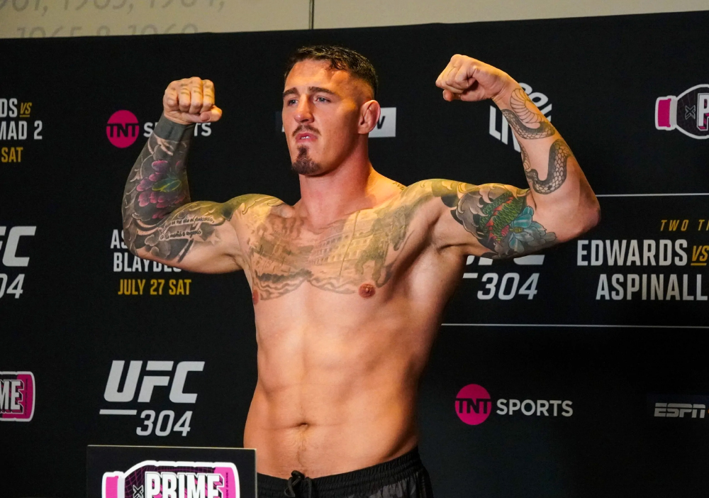 Rời xa sự k&igrave;m kẹp của UFC, Tom Aspinall li&ecirc;n tục chốt đơn hợp đồng thương mại triệu đ&ocirc;