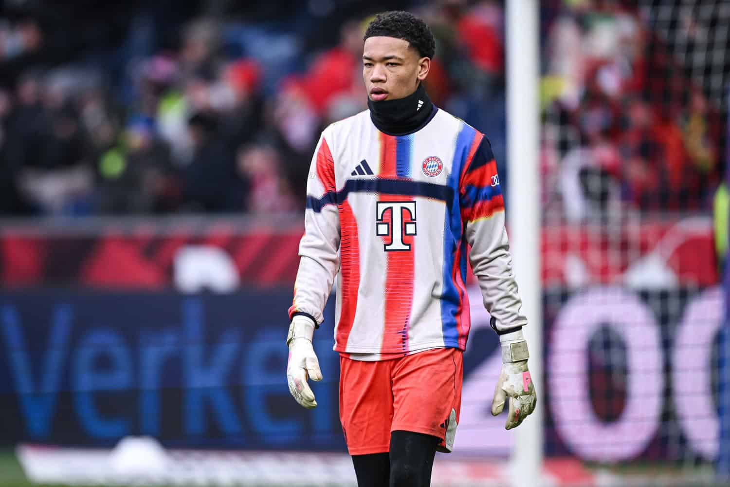 Bayern Munich mất 4 thủ m&ocirc;n: Cầu thủ 16 tuổi người Mỹ sẽ bắt ch&iacute;nh ở trận gặp Atalanta