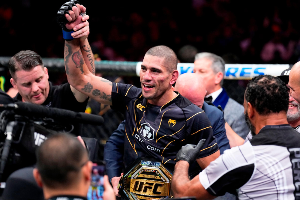 Alex Pereira ký hợp đồng 8 trận với UFC, sẵn sàng chinh chiến hạng nặng ngay sự kiện Nhà Trắng